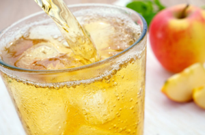 Сидр - слабоалкогольный напиток из яблок, очень популярный в Европе